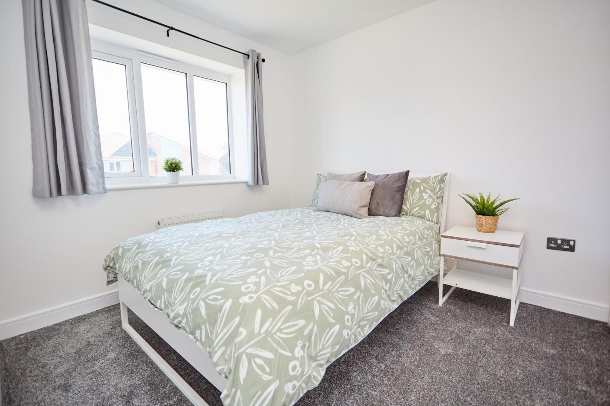 Cosy,Modern And Relaxing 3 Bedroom House With Parking Манчестър Екстериор снимка